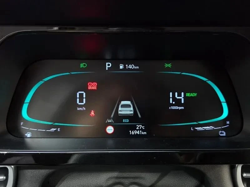 Hyundai Elantra, снимка 8 - Автомобили и джипове - 56724950