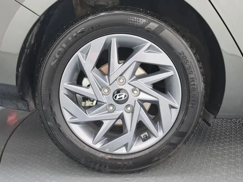 Hyundai Elantra, снимка 5 - Автомобили и джипове - 56724950
