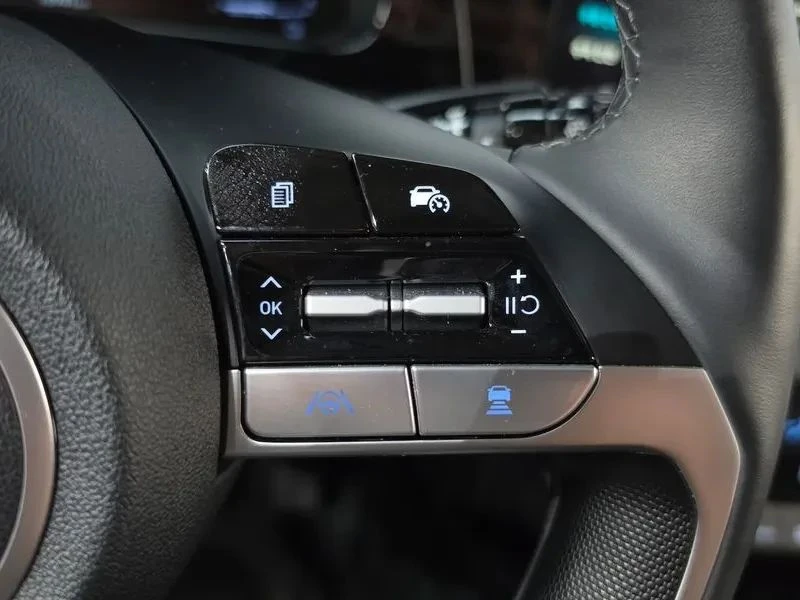 Hyundai Elantra, снимка 15 - Автомобили и джипове - 56724950