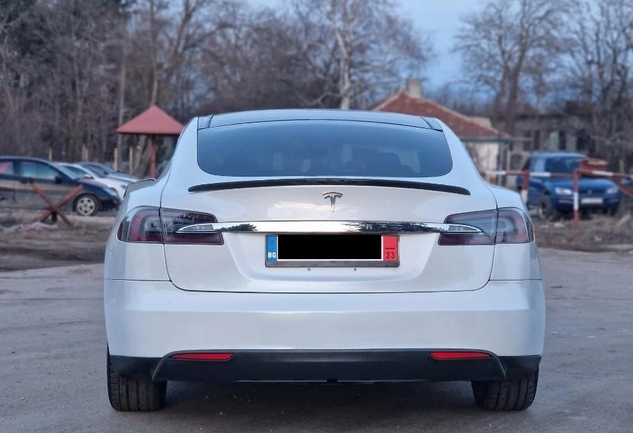 Tesla Model S P85+ Signature - изображение 4