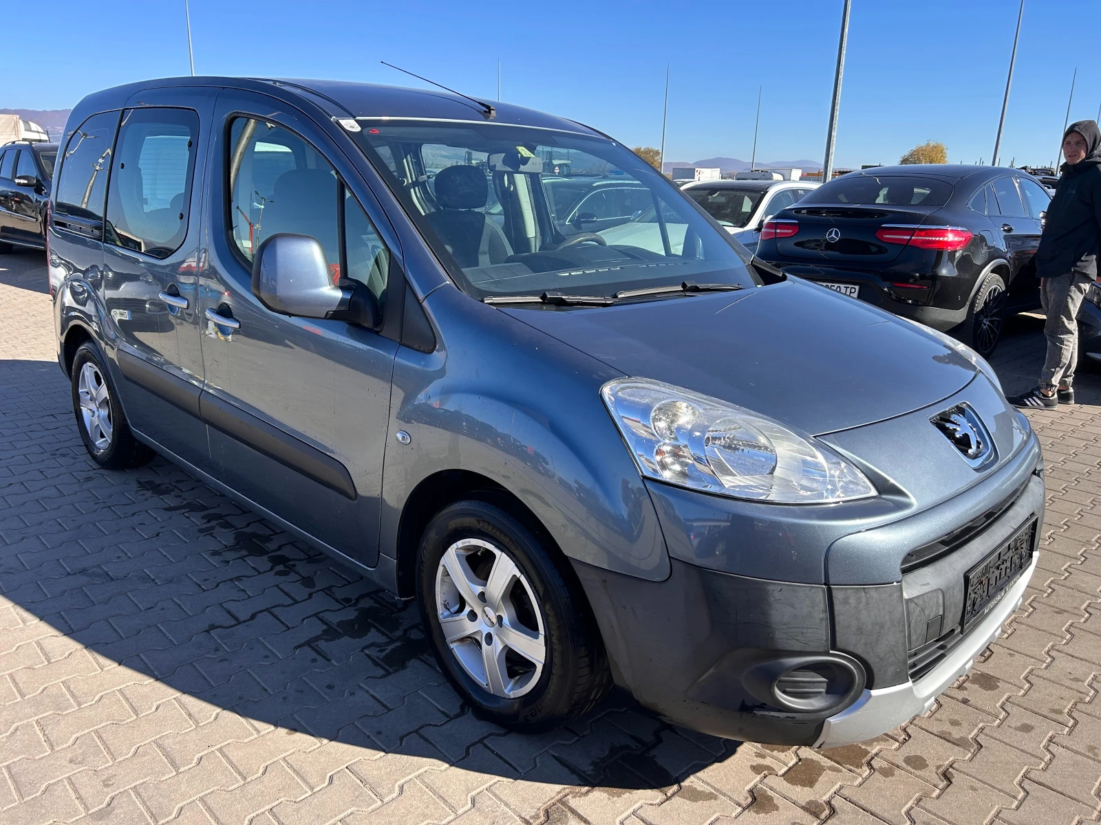 Peugeot Partner 1.6HDI 4+ 1 EURO 5 - изображение 4