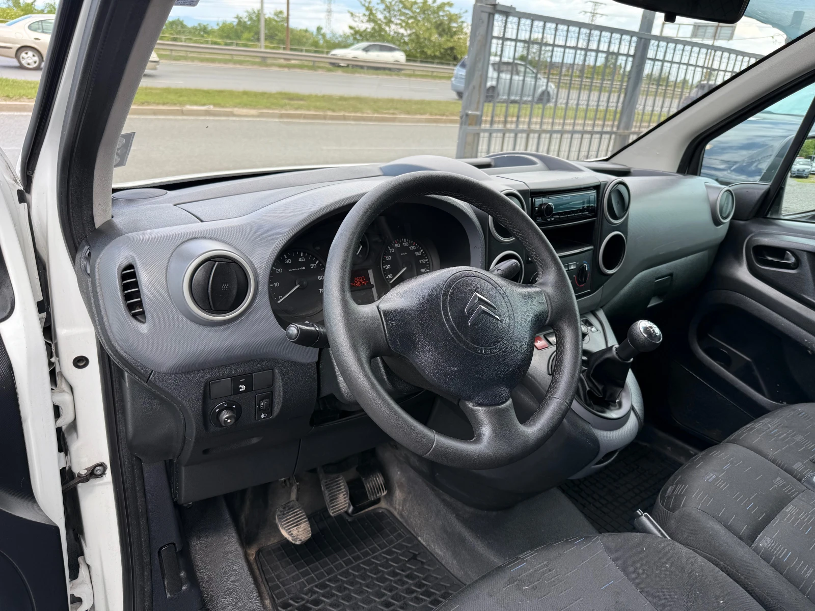 Citroen Berlingo 1.6 HDI КЛИМАТИК/НАПЪЛНО ОБСЛУЖЕН - изображение 8