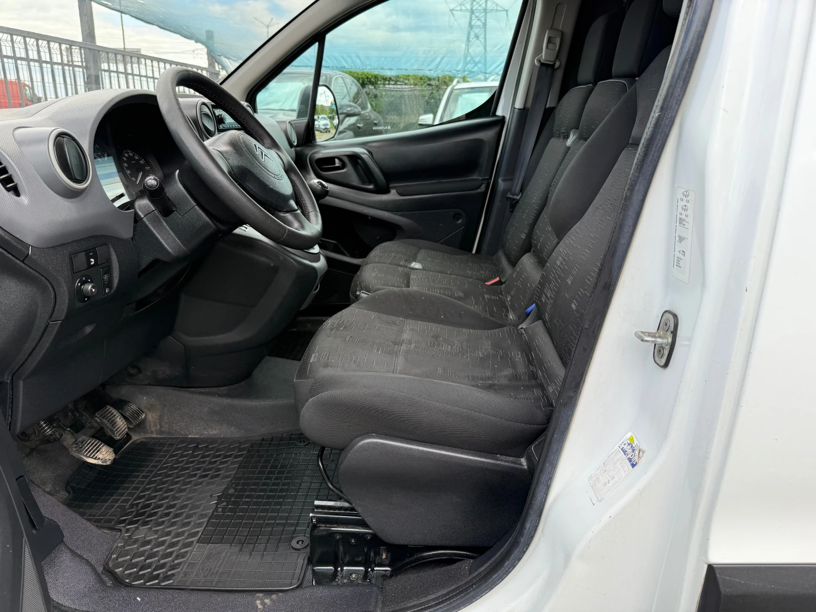 Citroen Berlingo 1.6 HDI КЛИМАТИК/НАПЪЛНО ОБСЛУЖЕН - изображение 7