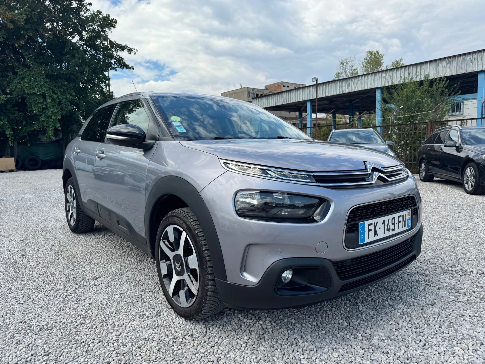 Citroen C4 Cactus 1.5-BlueHDI / KEY LESS / АВТОМАТИК / НАВИ / ТОП - изображение 3