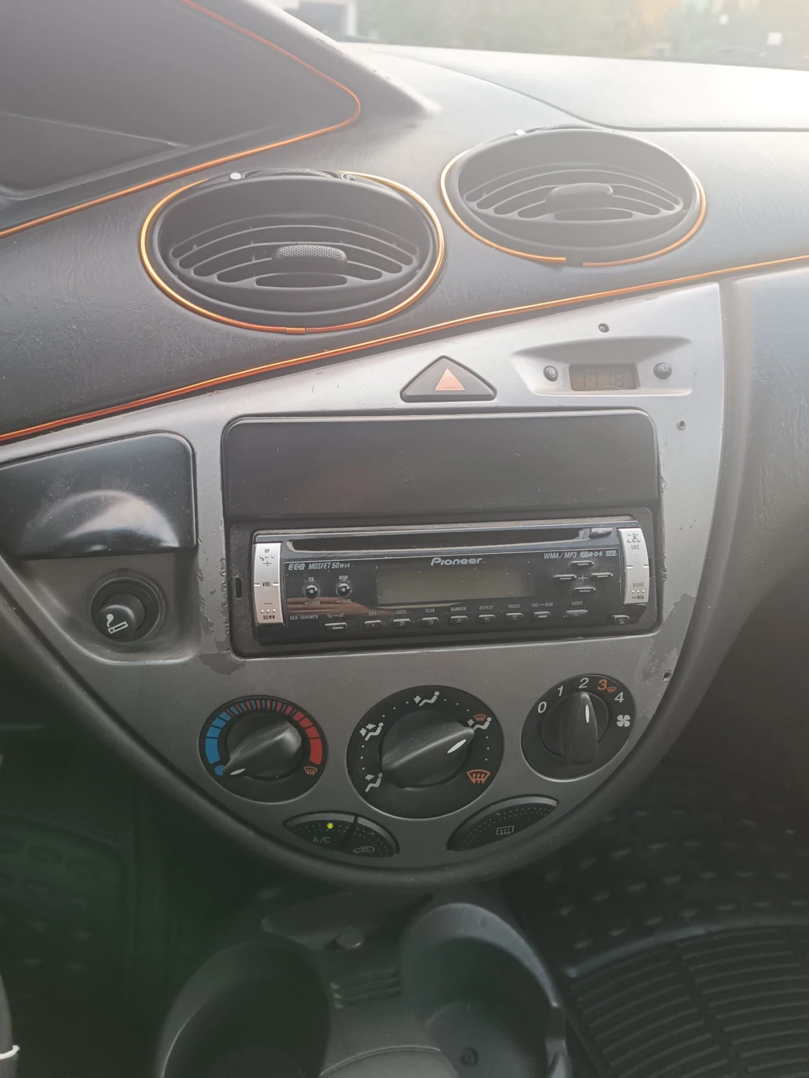 Ford Focus 1.8TDTI - изображение 9