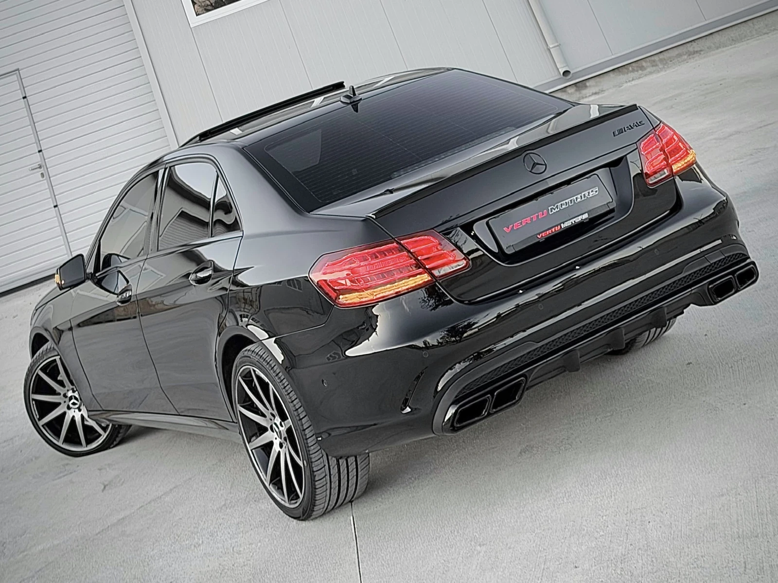 Mercedes-Benz E 350 AMG/ 4MATIC/ SHADOW LINE/ 3xTV/ EXCLUSIVE/  - изображение 4