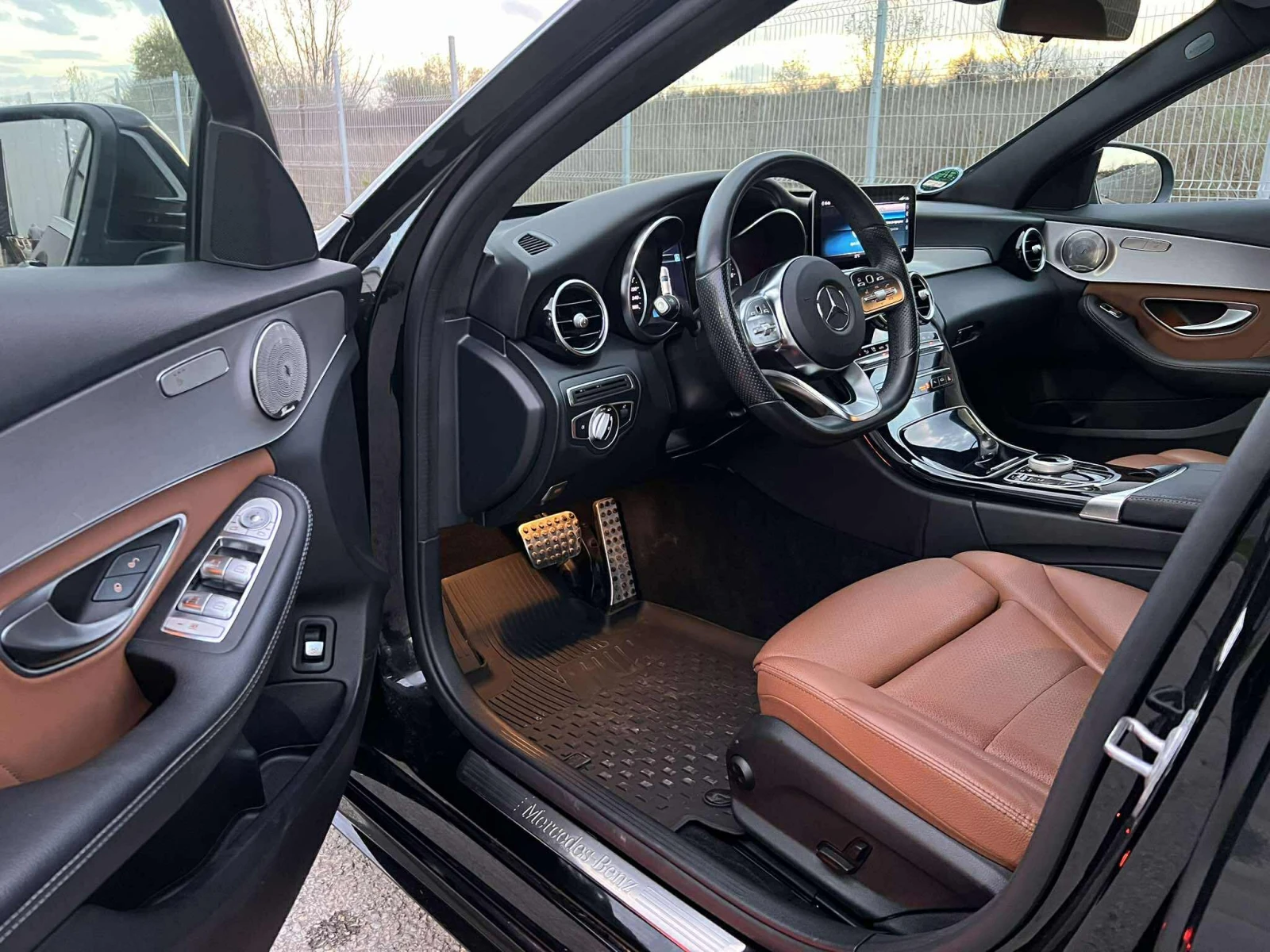 Mercedes-Benz C 220 d/AMG-LINE/194HP/BURM/LED/KLESS - изображение 8