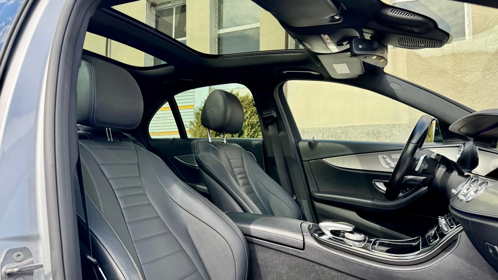 Mercedes-Benz E 220 9GTronic / 360 / Multi-beam / AMG / Burmester, снимка 10 - Автомобили и джипове - 53770662