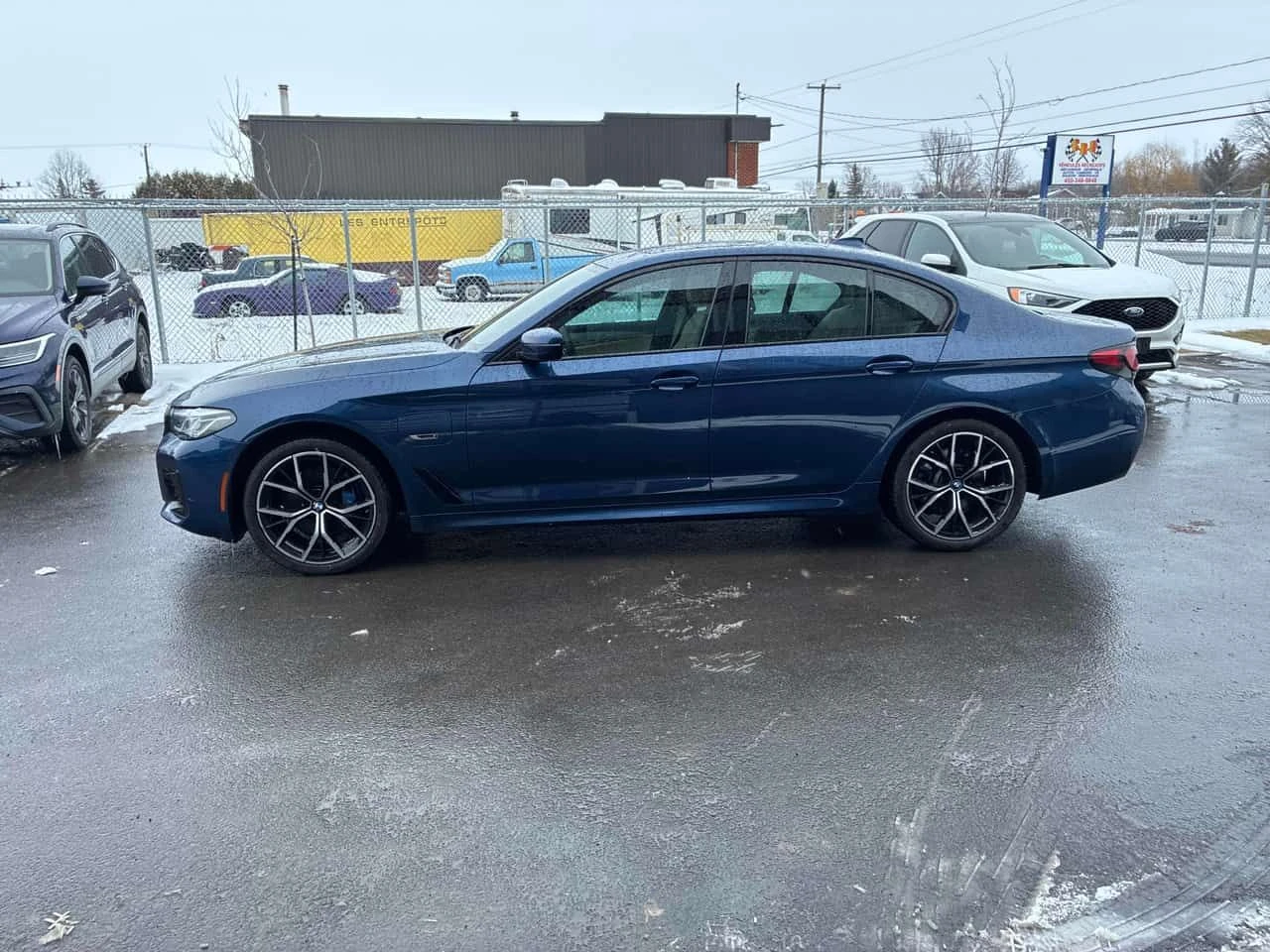 BMW 530E XDRIVE/CARFAX/ШИБИДАХ/ПОДГРЕВИ, снимка 3 - Автомобили и джипове - 53919070