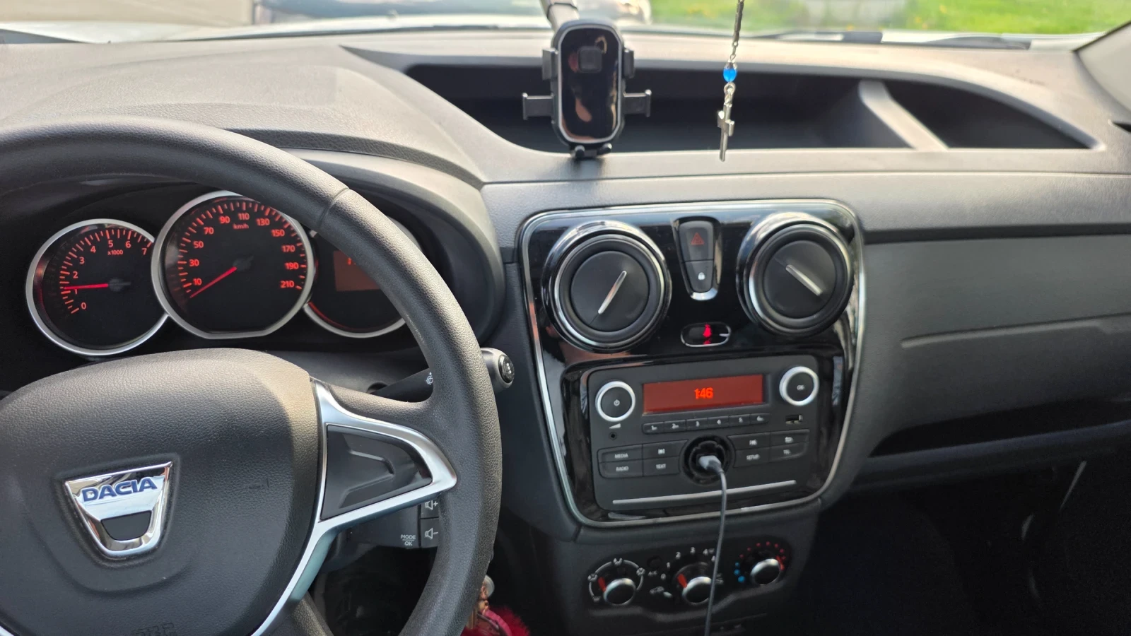 Dacia Dokker, снимка 9 - Автомобили и джипове - 54229577