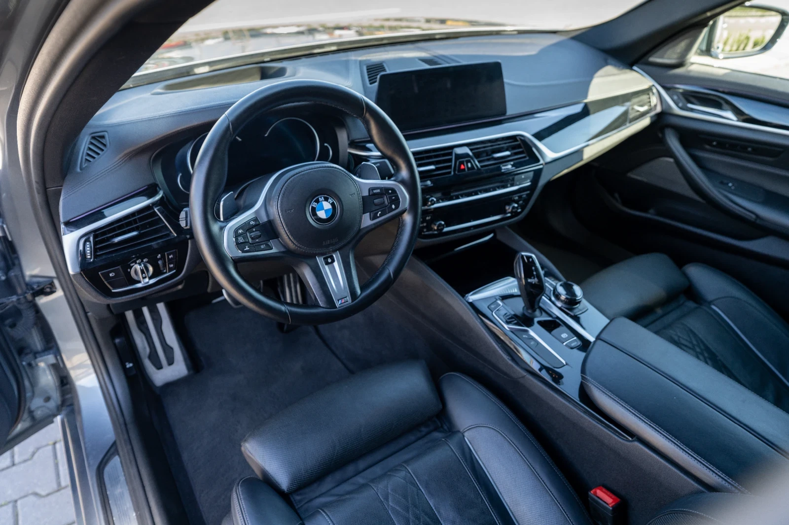 BMW 540 i xDrive Individual , снимка 11 - Автомобили и джипове - 54319411