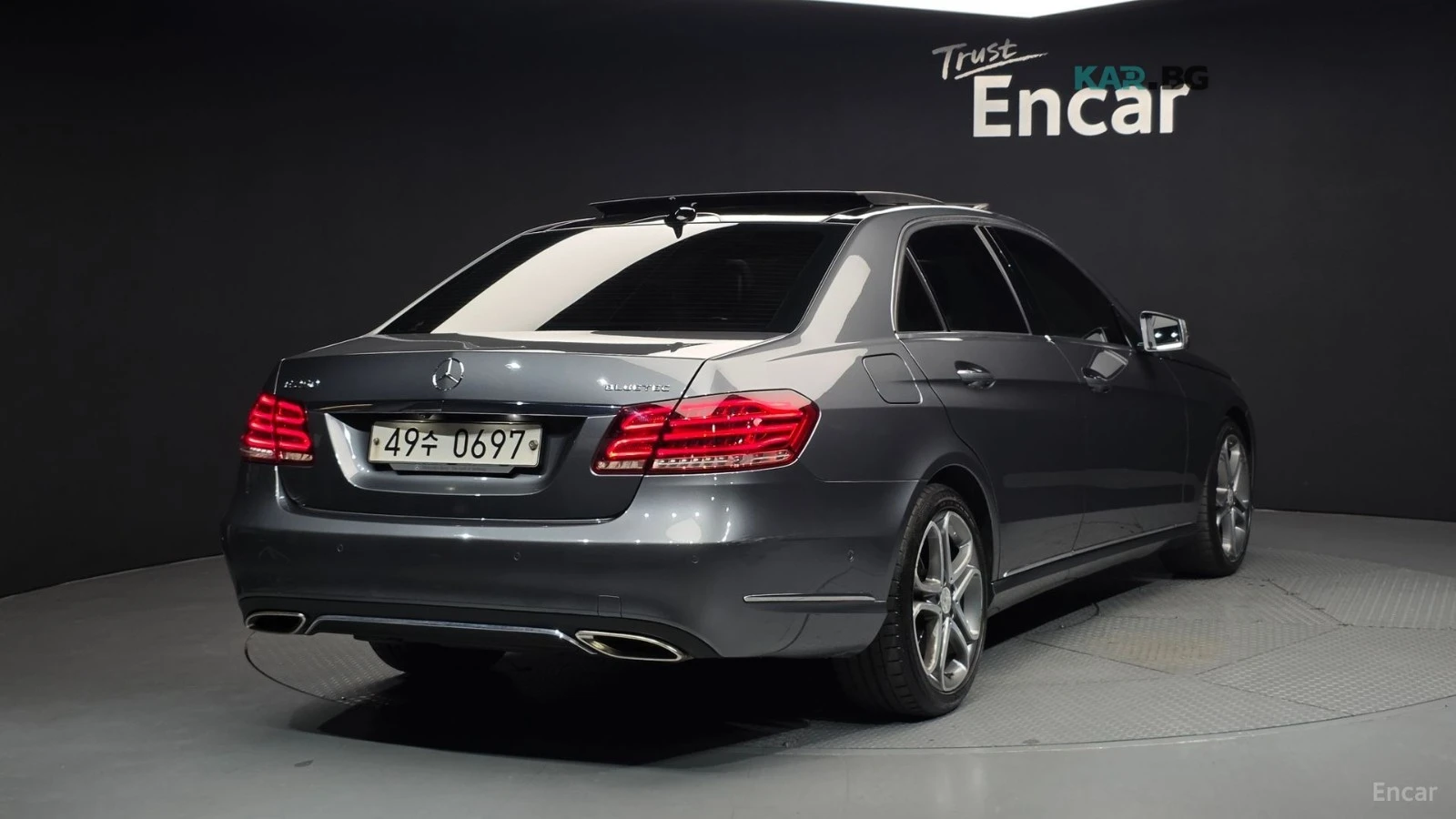 Mercedes-Benz E 250 BLUE TECH* 4MATIC* AVANTGARDE* PANO* КОЖА* ПОДГРЕВ, снимка 2 - Автомобили и джипове - 54896766