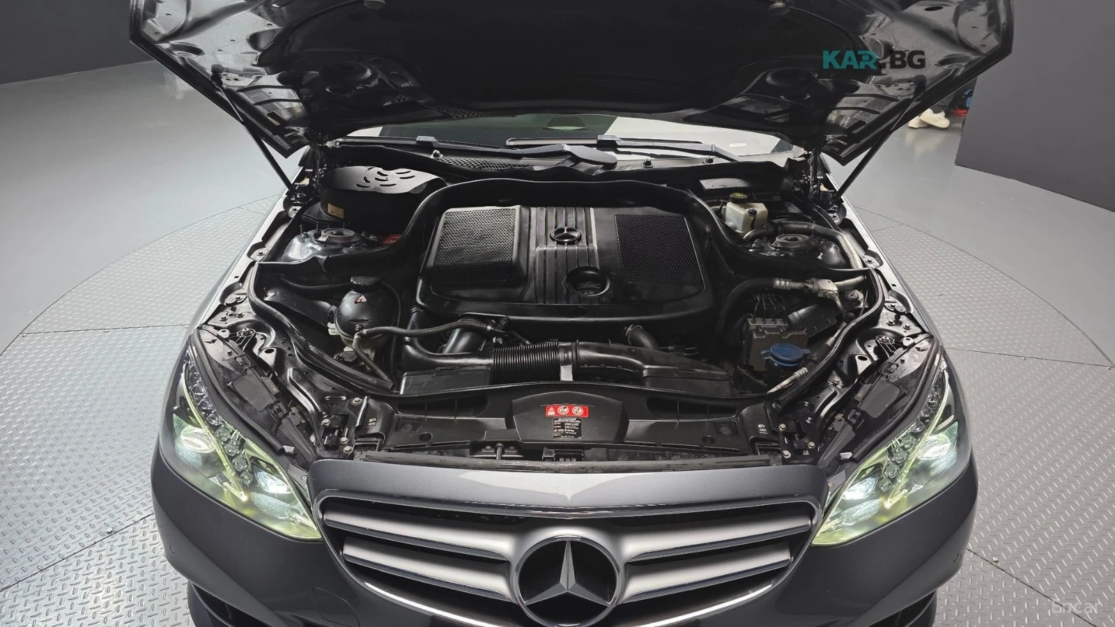 Mercedes-Benz E 250 BLUE TECH* 4MATIC* AVANTGARDE* PANO* КОЖА* ПОДГРЕВ, снимка 6 - Автомобили и джипове - 54896766