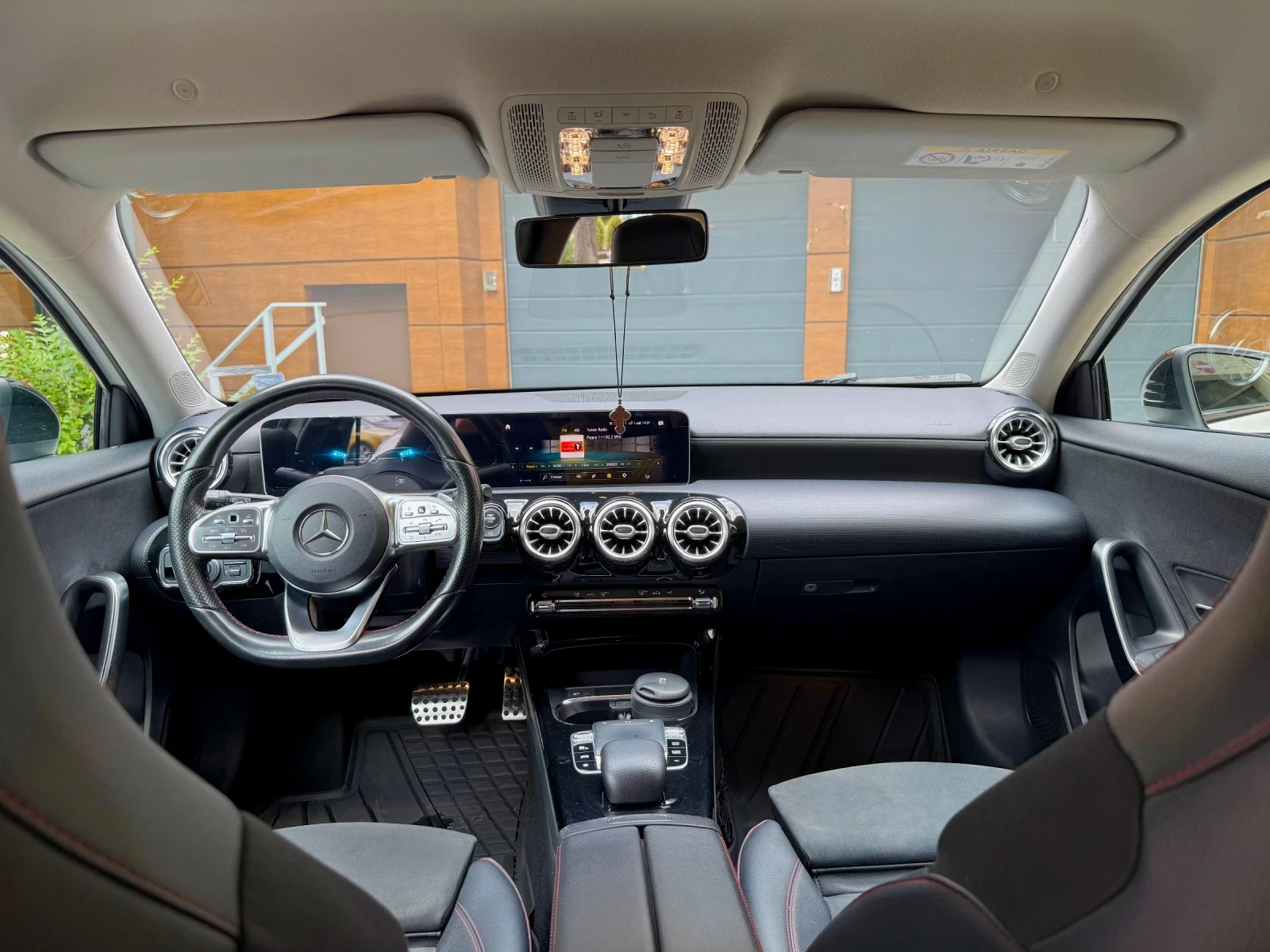 Mercedes-Benz A 180 * AMG LINE* , снимка 9 - Автомобили и джипове - 55235625