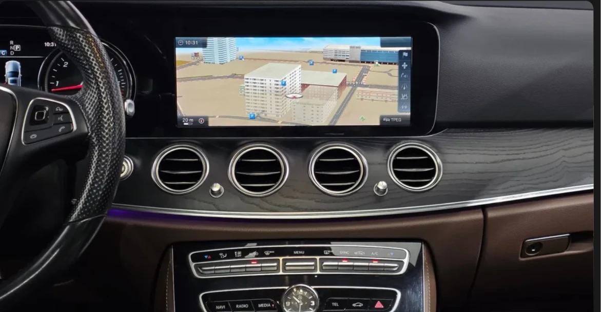 Mercedes-Benz E 220 * АВТО КРЕДИТ* ЦЕНА ДО БГ * Сервизна история * , снимка 12 - Автомобили и джипове - 55484152