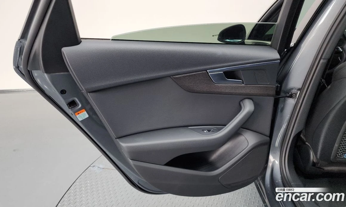 Audi A4 40 TFSI Premium, снимка 15 - Автомобили и джипове - 55676715
