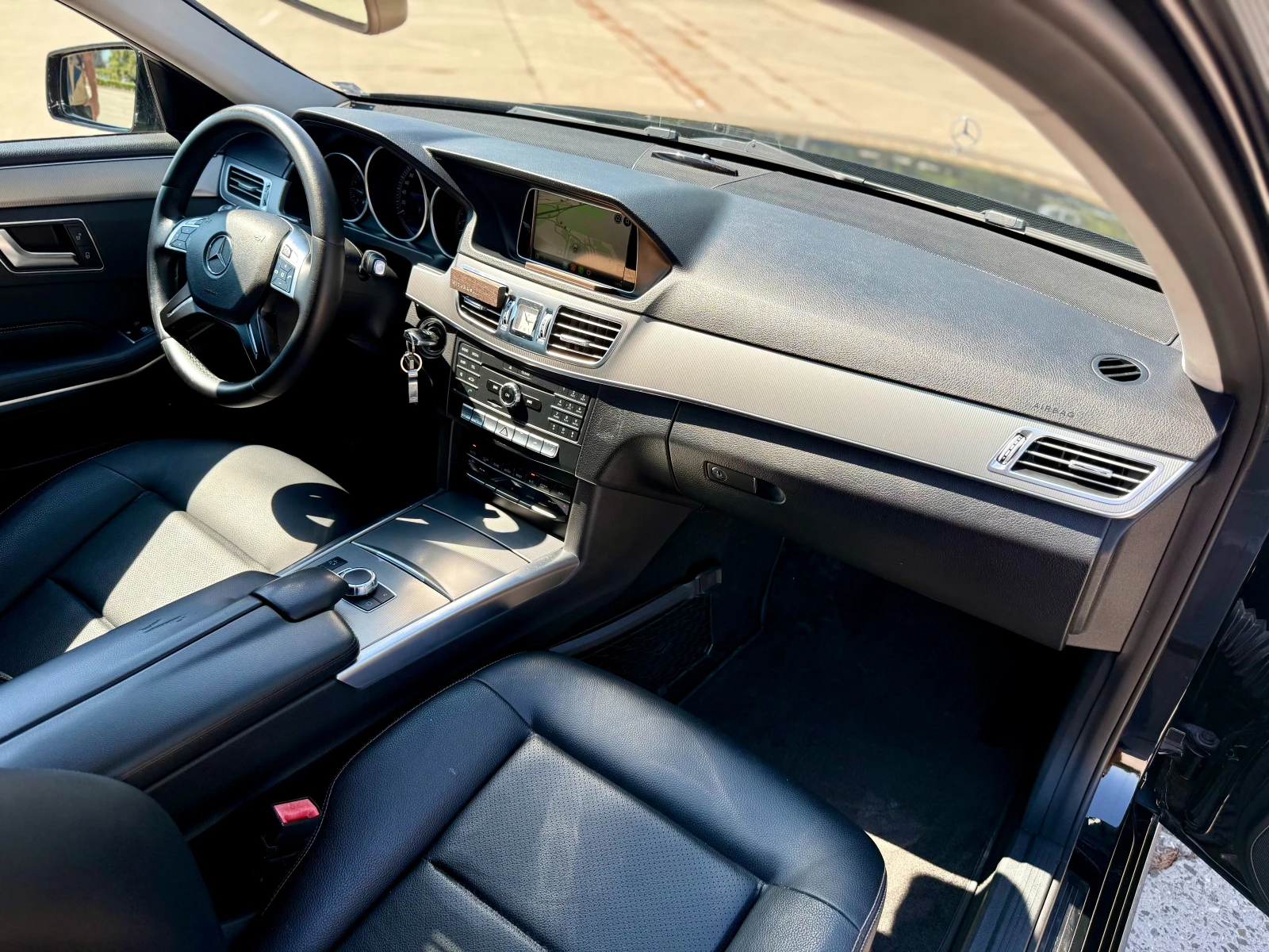 Mercedes-Benz E 300, снимка 13 - Автомобили и джипове - 55706401