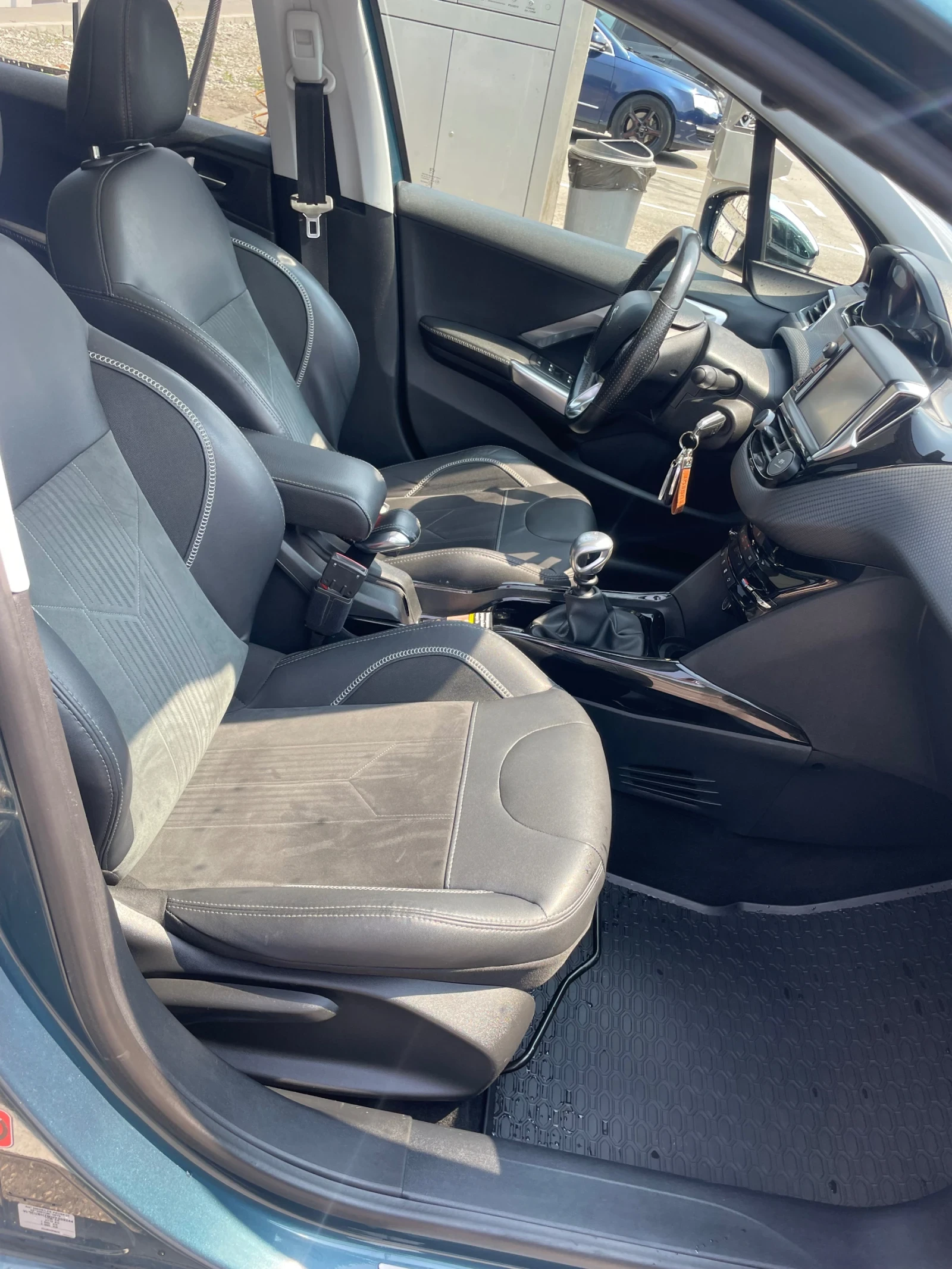 Peugeot 2008, снимка 6 - Автомобили и джипове - 55784953