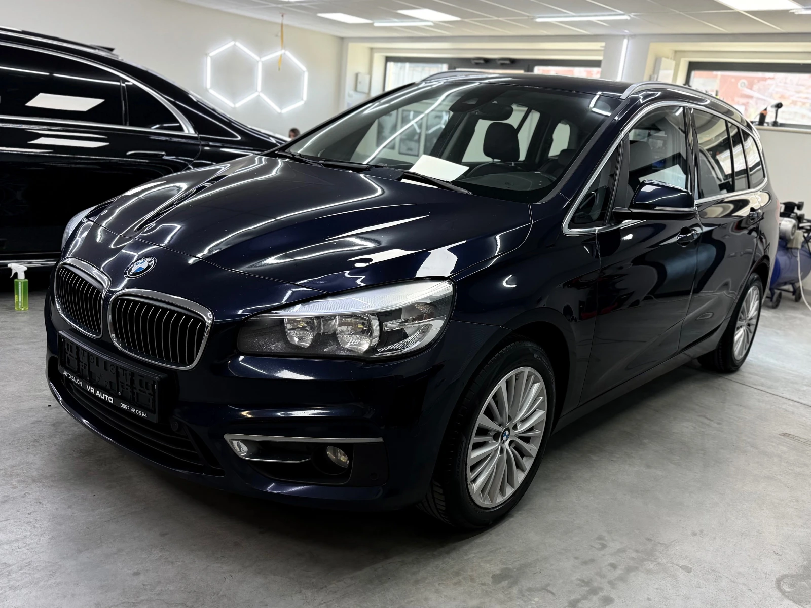 BMW 2 Gran Tourer 2.0d 150к.с. 7 МЕСТА DISTRONIC CAMERA NAVI , снимка 2 - Автомобили и джипове - 55787204