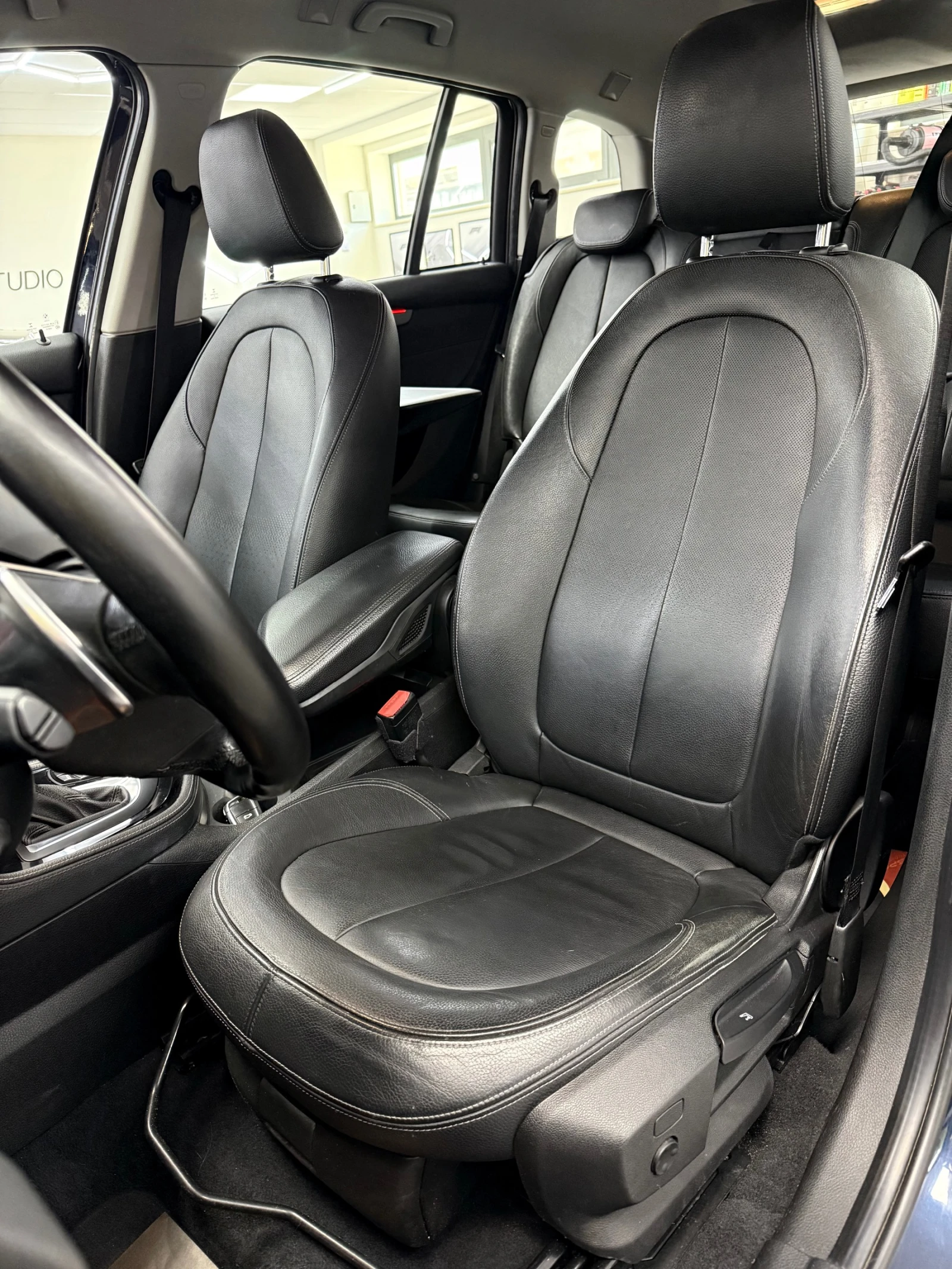 BMW 2 Gran Tourer 2.0d 150к.с. 7 МЕСТА DISTRONIC CAMERA NAVI , снимка 6 - Автомобили и джипове - 55787204