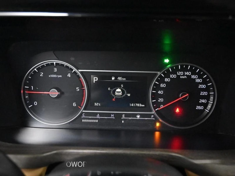 Kia Sorento, снимка 8 - Автомобили и джипове - 51957418