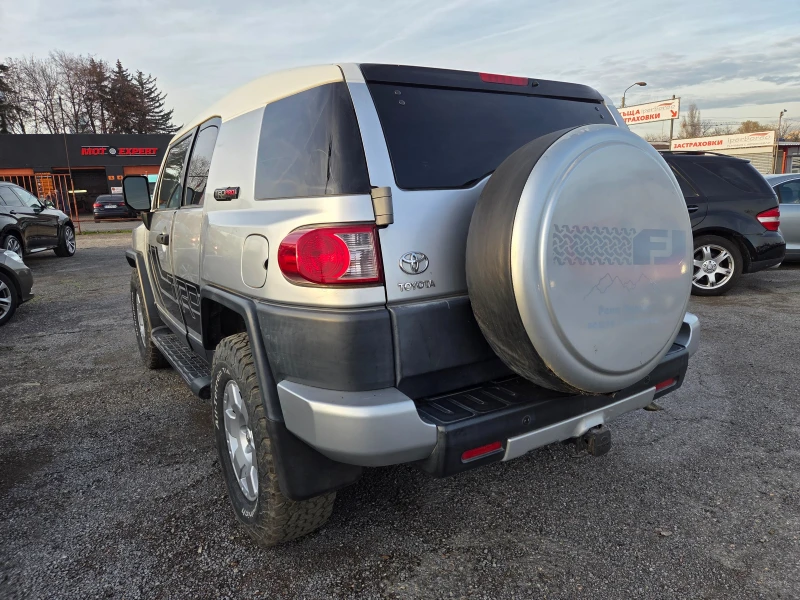 Toyota Fj cruiser 4.0 i, снимка 4 - Автомобили и джипове - 52727669