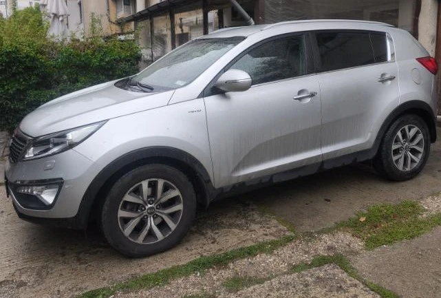 Kia Sportage  2.0 CRDI, снимка 2 - Автомобили и джипове - 52631925