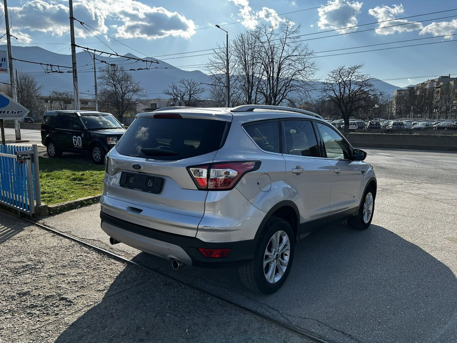 Ford Kuga  - изображение 7