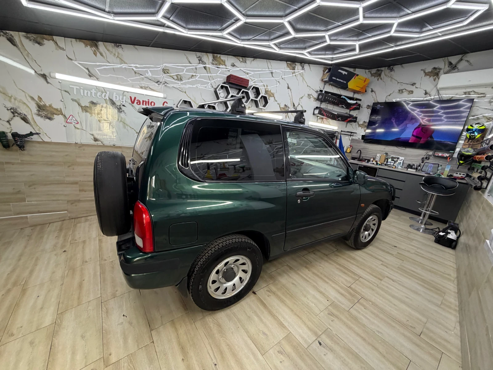Suzuki Grand vitara 1.6i Климатик!, снимка 7 - Автомобили и джипове - 53840917
