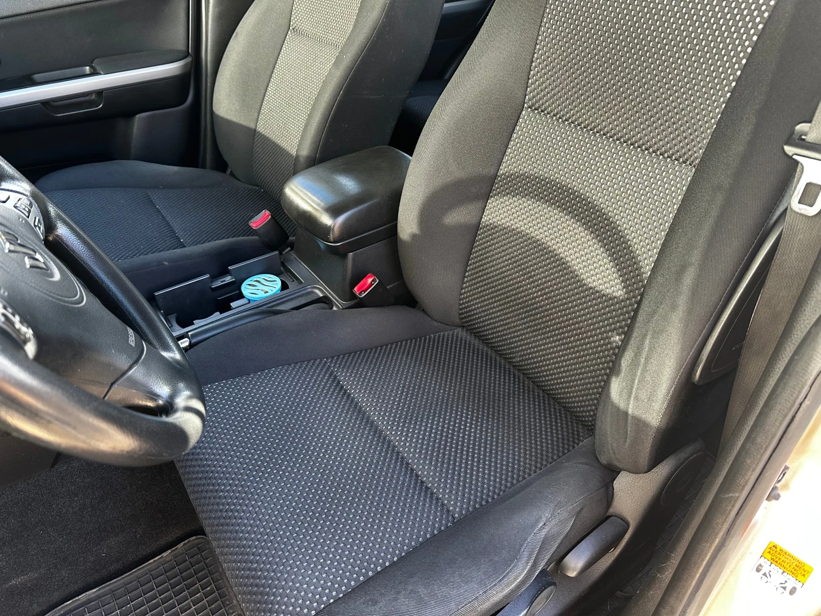 Suzuki Grand vitara 1.9 DDiS / ESP / Cruise , снимка 10 - Автомобили и джипове - 53801216