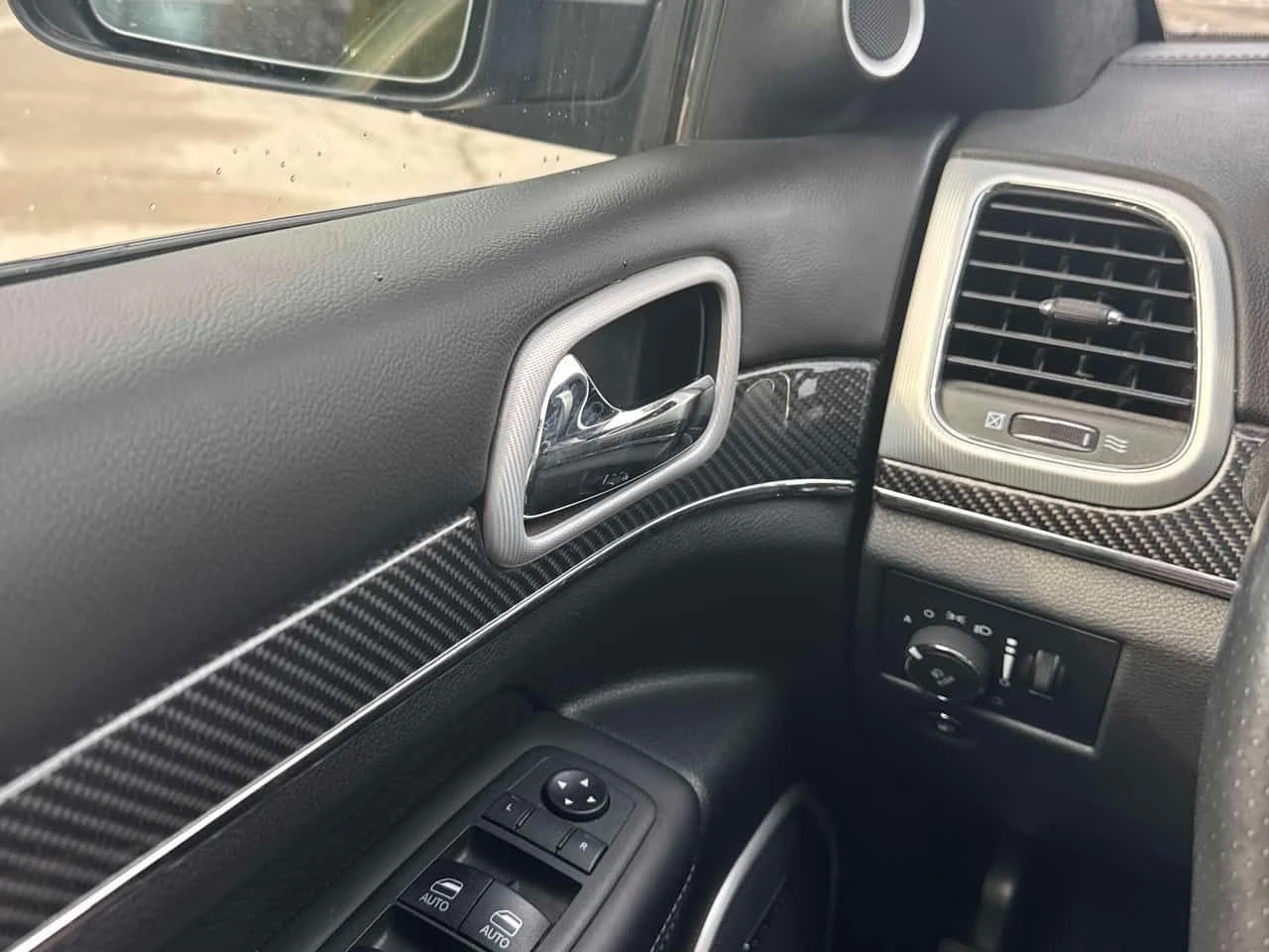 Jeep Grand cherokee SRT  CARFAX | Mobile.bg � ����������� 10