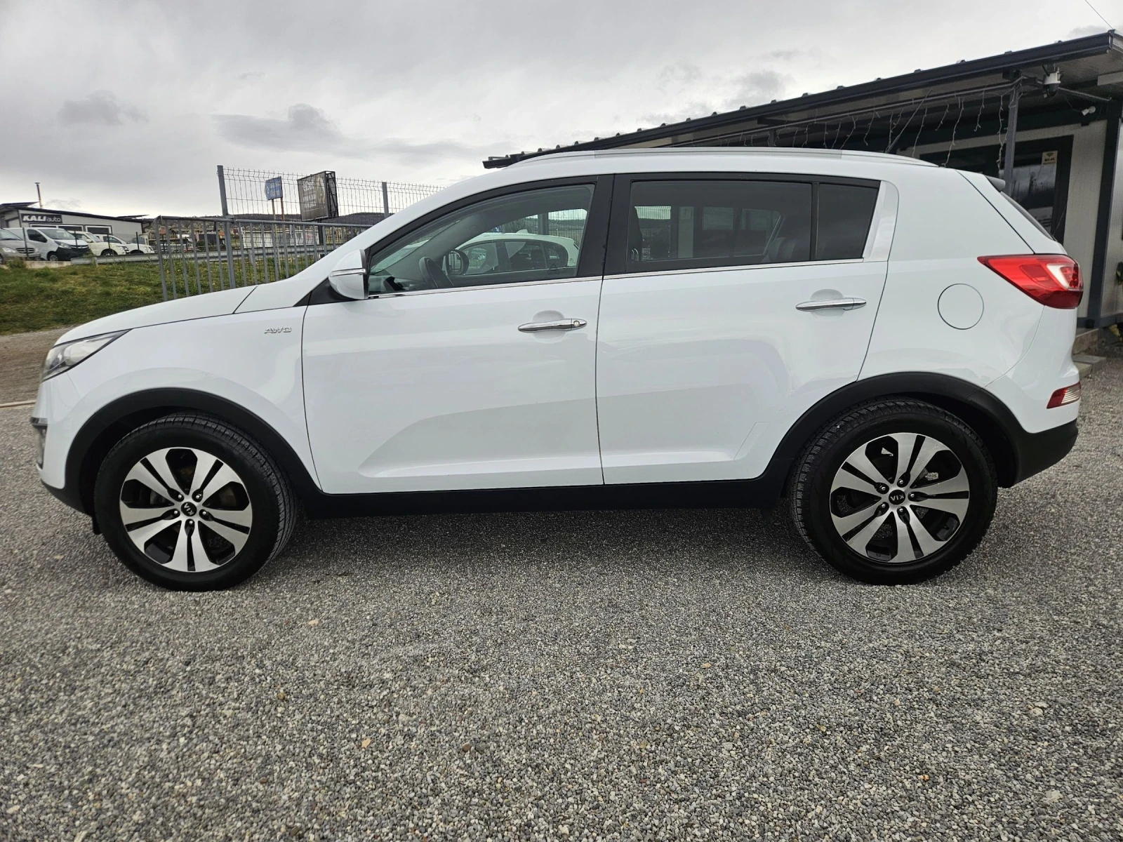 Kia Sportage 1.7 CRDI , снимка 7 - Автомобили и джипове - 54071108