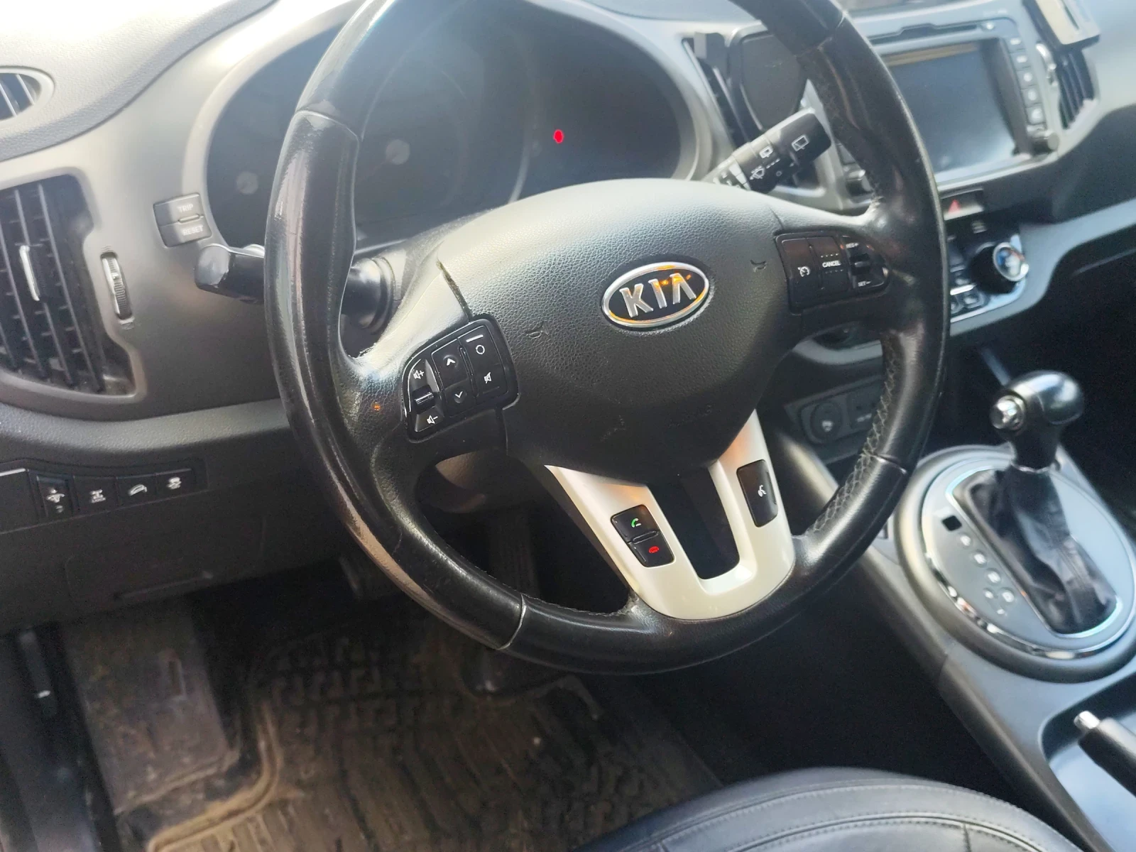 Kia Sportage, снимка 3 - Автомобили и джипове - 54081241