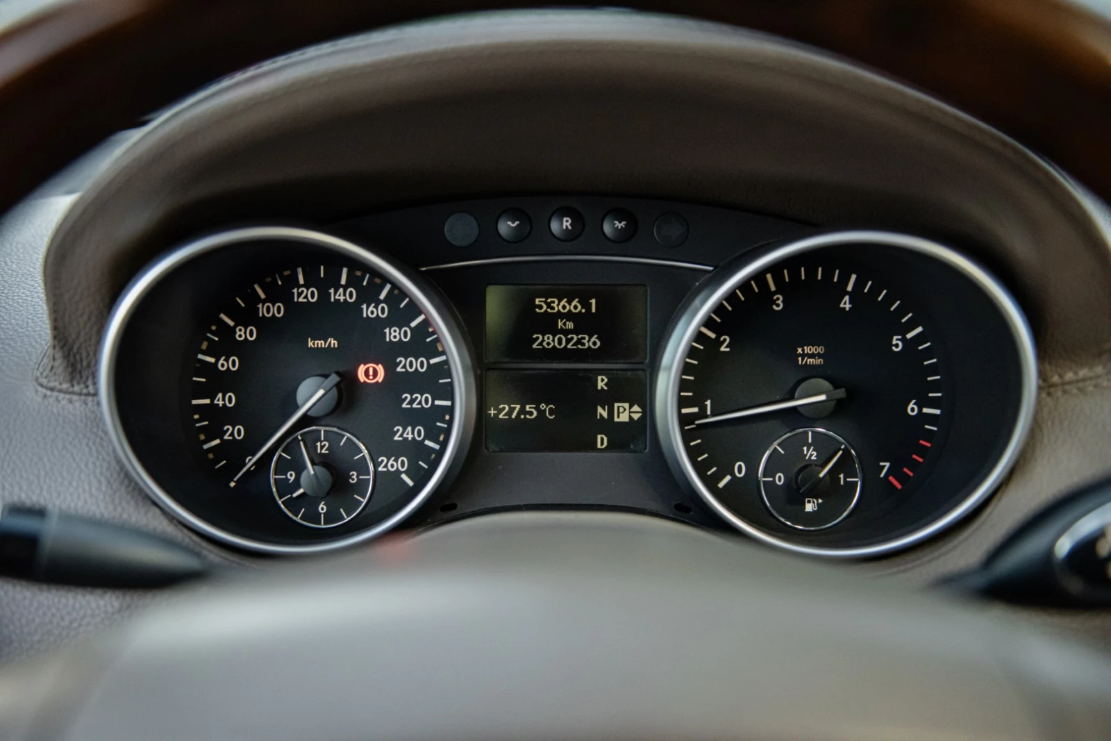Mercedes-Benz GL 550, снимка 10 - Автомобили и джипове - 55975345