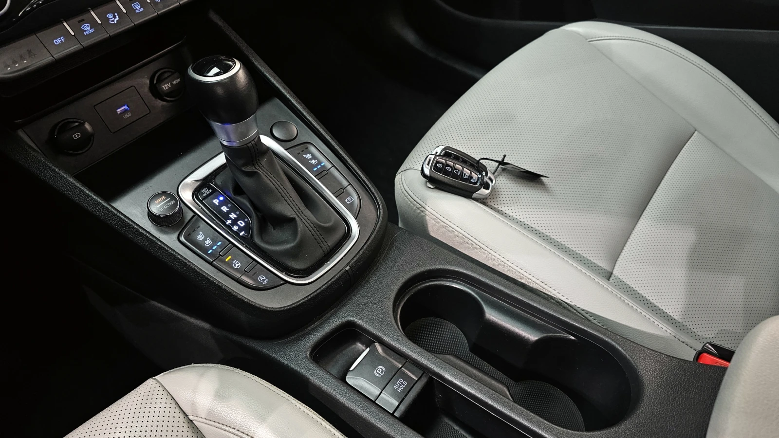 Hyundai Kona Gasoline 2.0 2WD Modern autogeorge.com, снимка 13 - Автомобили и джипове - 56105214