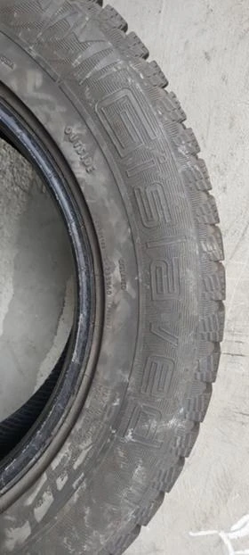 Гуми Зимни 215/65R16, снимка 6