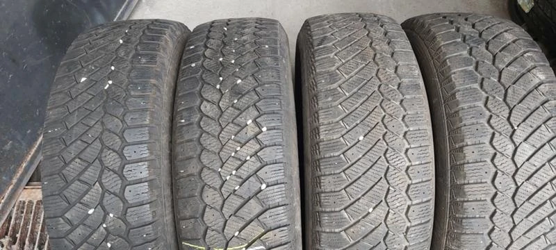 Гуми Зимни 215/65R16, снимка 1 - Гуми и джанти - 33034047