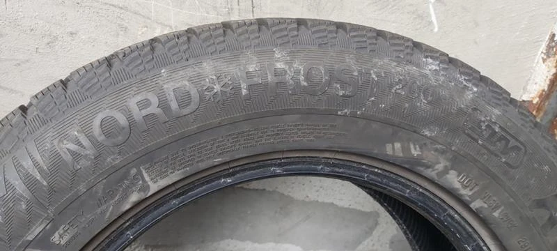 Гуми Зимни 215/65R16, снимка 7 - Гуми и джанти - 33034047