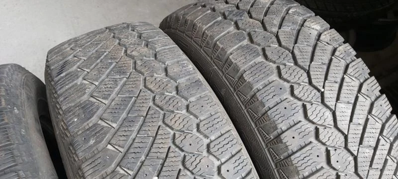 Гуми Зимни 215/65R16, снимка 3 - Гуми и джанти - 33034047