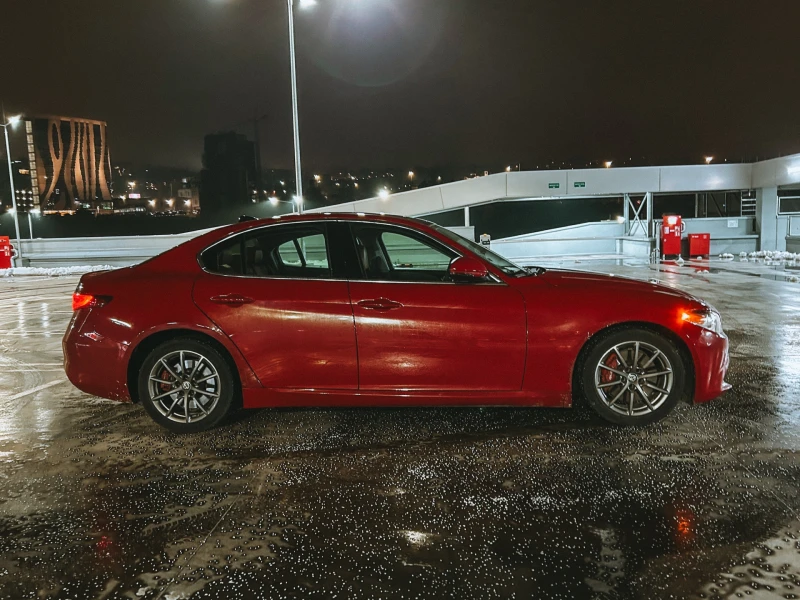 Alfa Romeo Giulia 2.0T 280hp, снимка 4 - Автомобили и джипове - 47988397