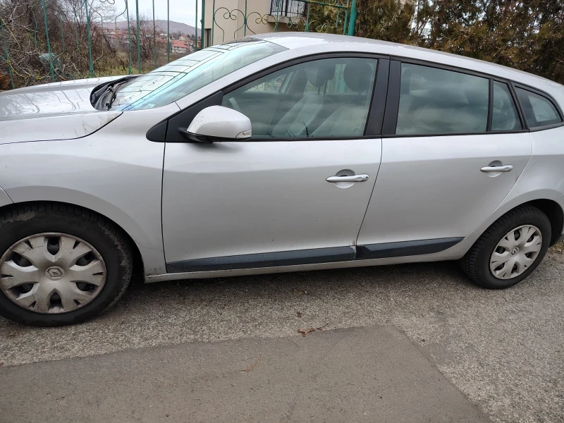 Renault Megane Combi, снимка 2 - Автомобили и джипове - 48176831