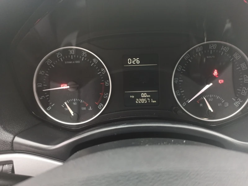 Skoda Octavia 2.0 TDI, снимка 16 - Автомобили и джипове - 52884057