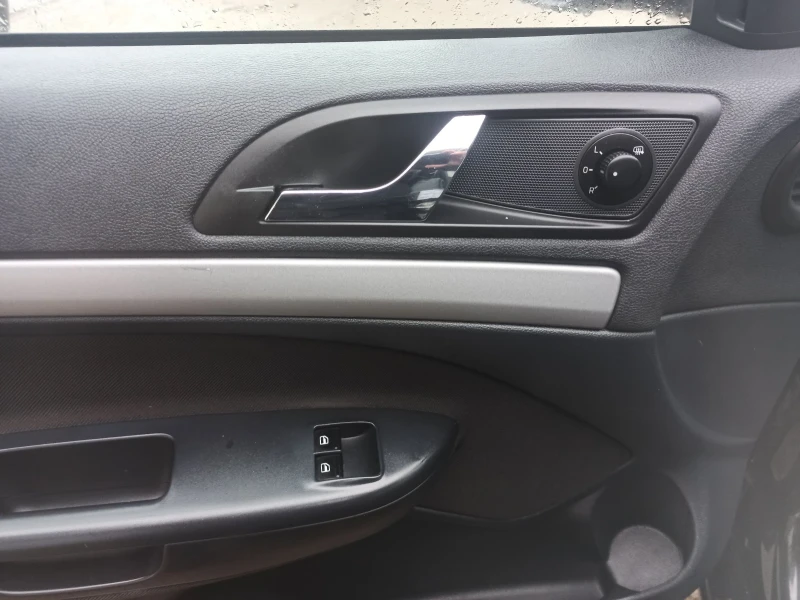 Skoda Octavia 2.0 TDI, снимка 8 - Автомобили и джипове - 52884057