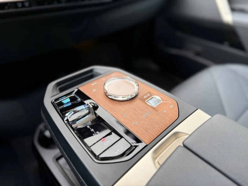 BMW iX xDrive50, снимка 11 - Автомобили и джипове - 53174764