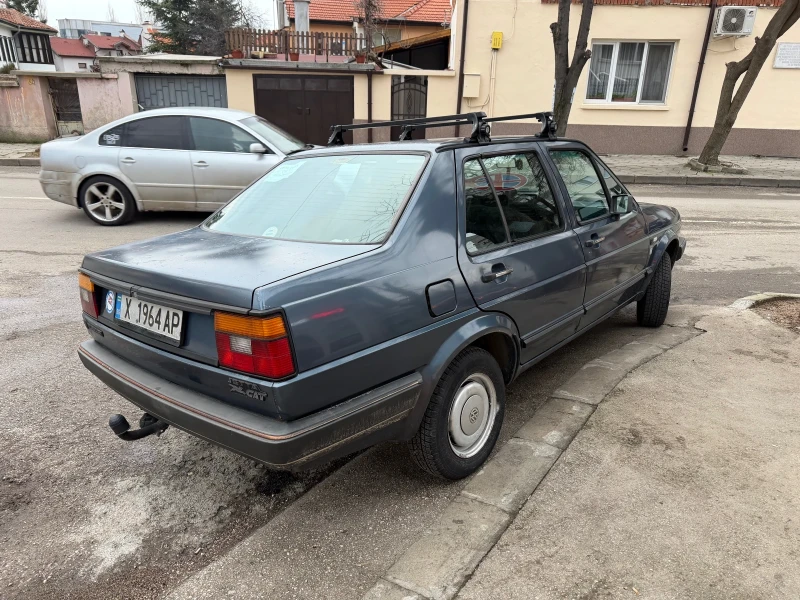 VW Jetta 1.3, снимка 3 - Автомобили и джипове - 53286912