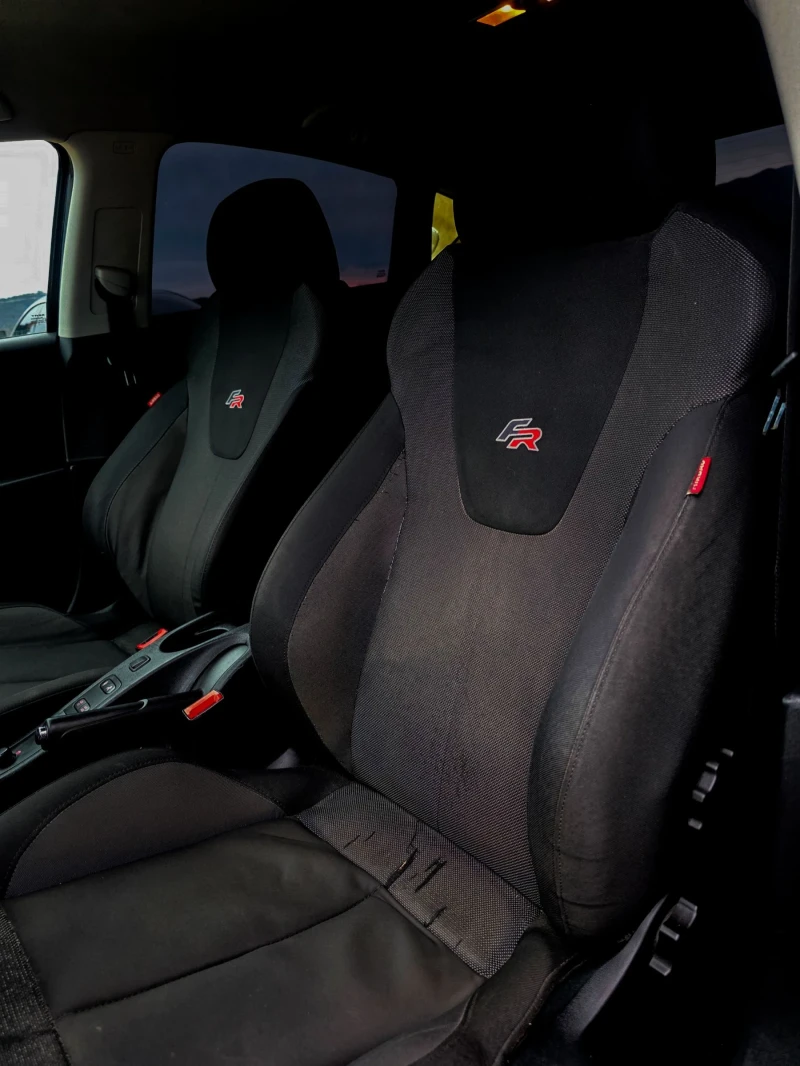 Seat Leon 2.0tdi, снимка 6 - Автомобили и джипове - 53538031
