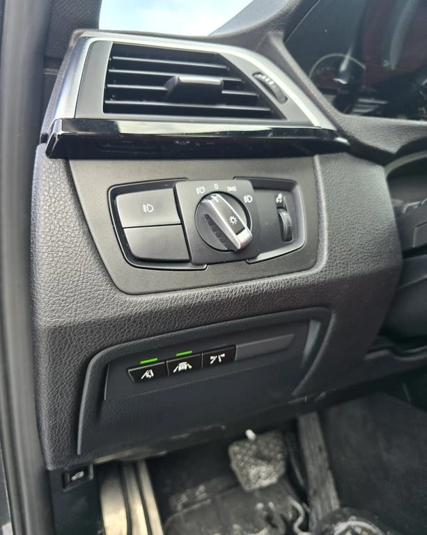 BMW 330 * xDrive * M-Pack* 360 камери* ПОДГРЕВИ* , снимка 15 - Автомобили и джипове - 53379262