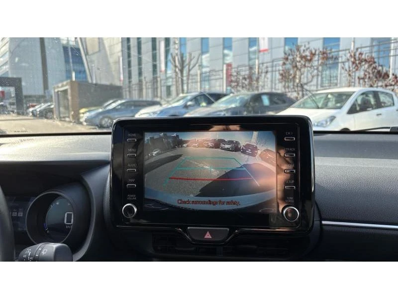 Toyota Yaris 1.5HSD TREND, снимка 15 - Автомобили и джипове - 53450537