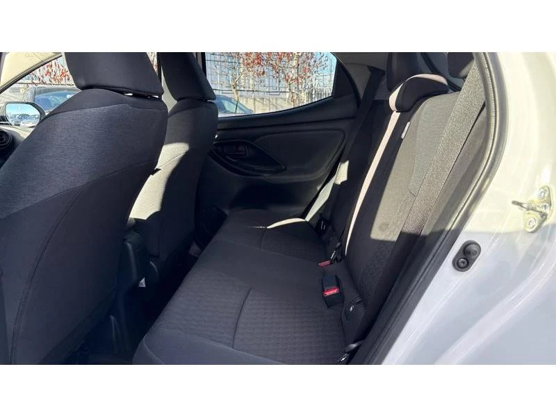 Toyota Yaris 1.5HSD TREND, снимка 11 - Автомобили и джипове - 53450537