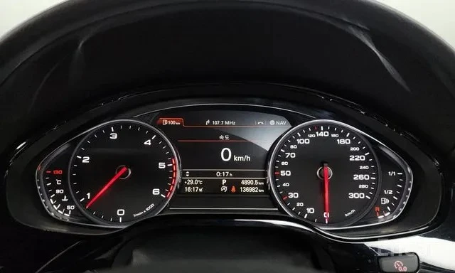 Audi A8 * TDI * ОБДУХВАНЕ * 360 * 2 КЛЮЧА, снимка 9 - Автомобили и джипове - 54585345